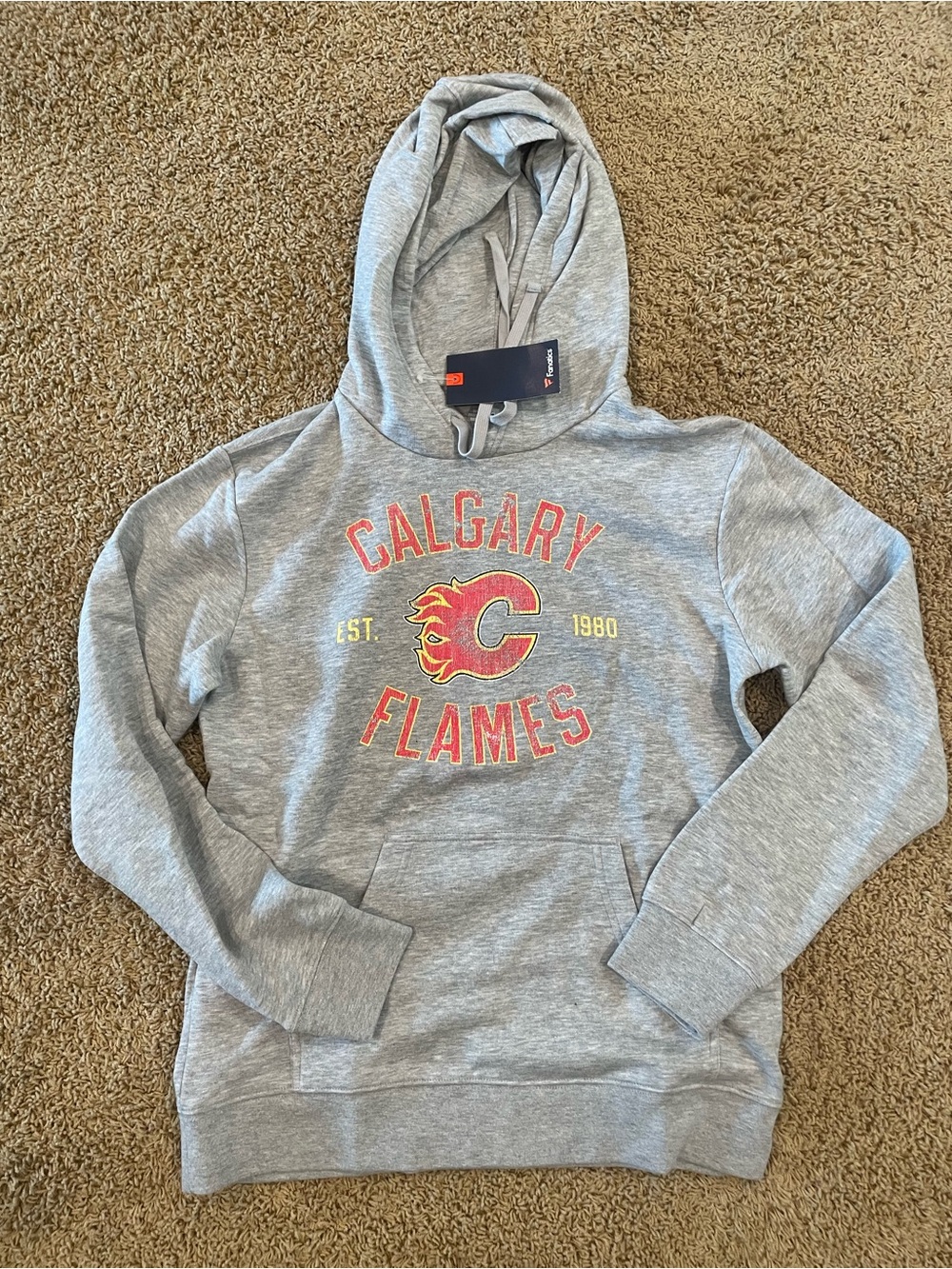 Fanatics Calgary Flames Hooded Sweatshirt-men’s medium